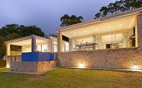 Luxury Serviced Mountain Villa In Constantia