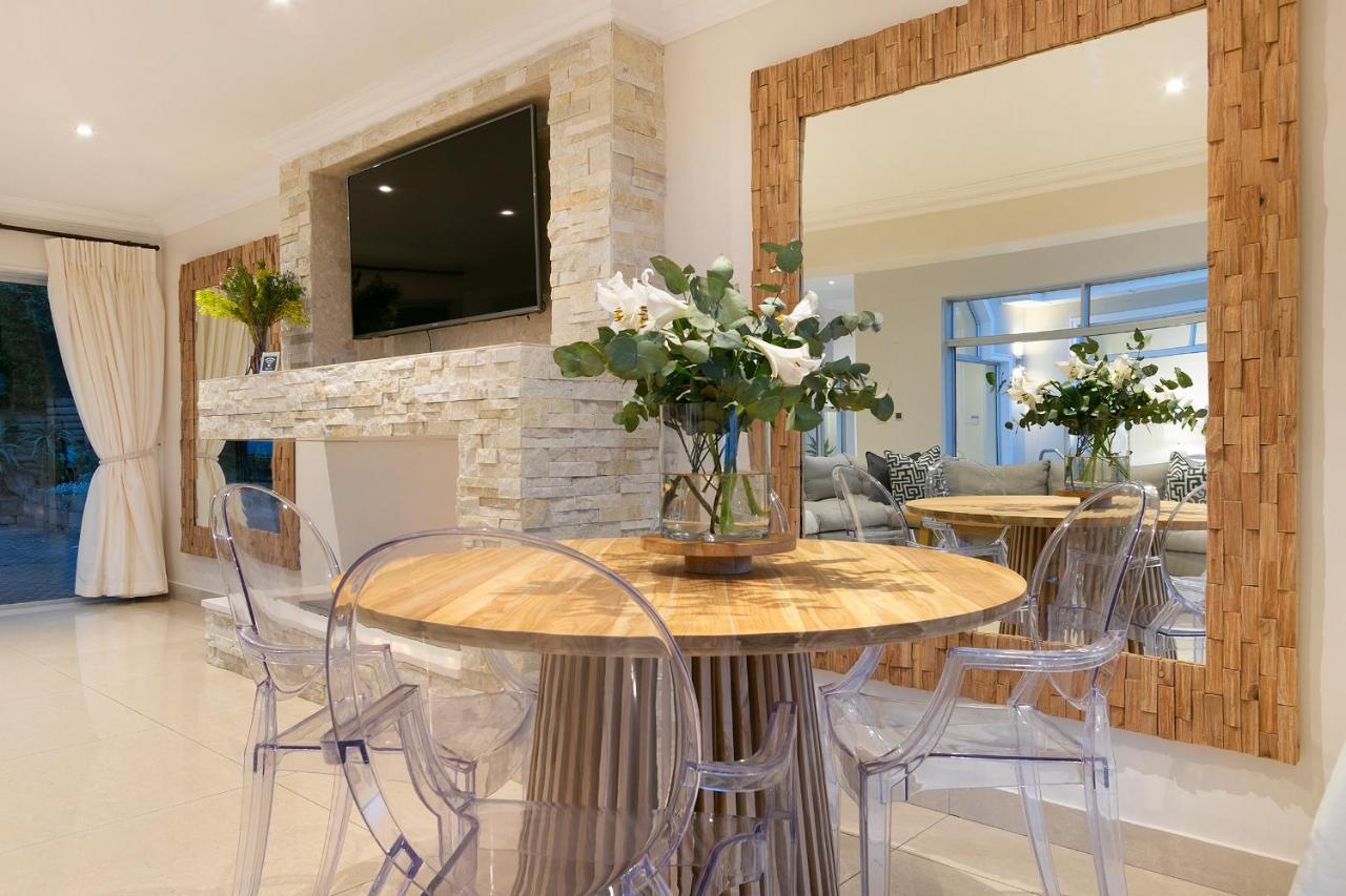 Luxury Serviced Mountain Villa In Constantia Cape Town Exterior photo