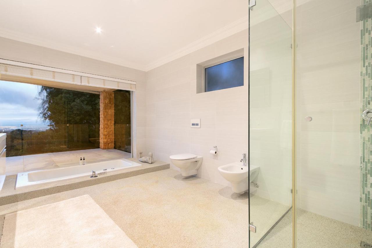 Luxury Serviced Mountain Villa In Constantia Cape Town Exterior photo
